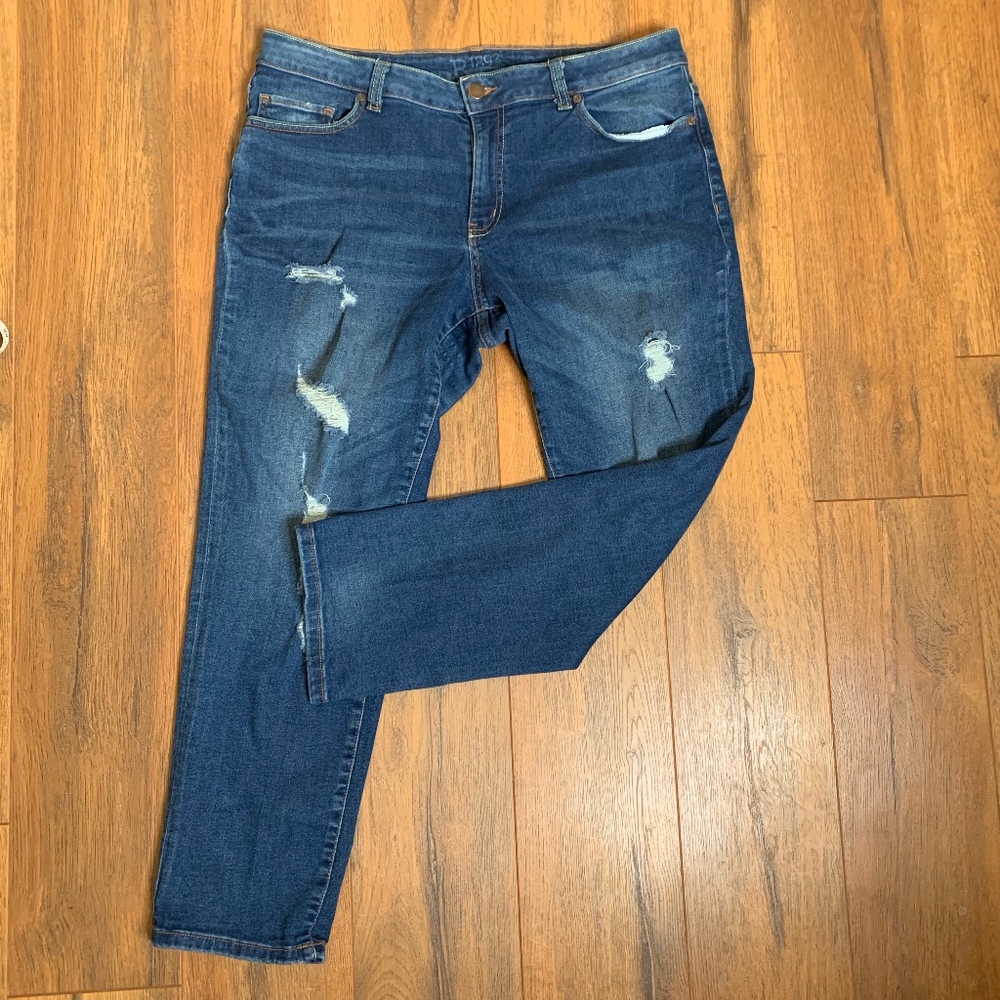 R1893 Medium Wash Distressed Crop Jeans sz 12